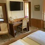 Burg 4*